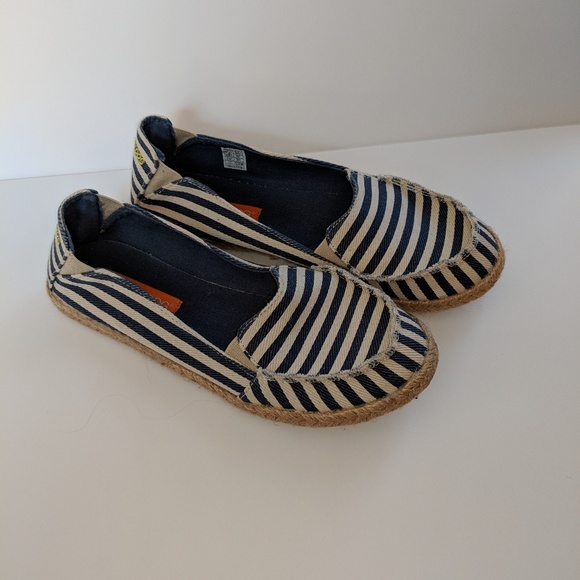 rocket dog striped shoes